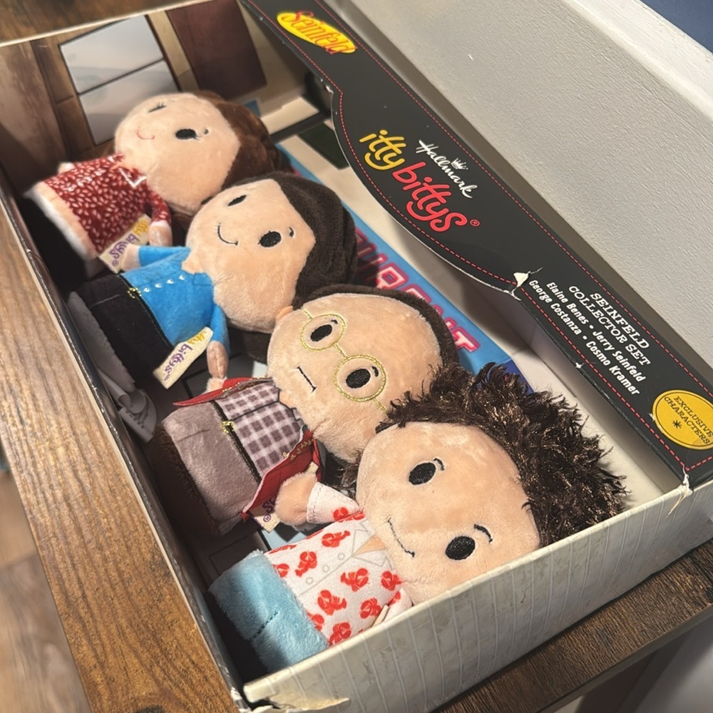 Hallmark Itty Bittys Seinfeld Plush Toy Set - New - Picture 6 of 8